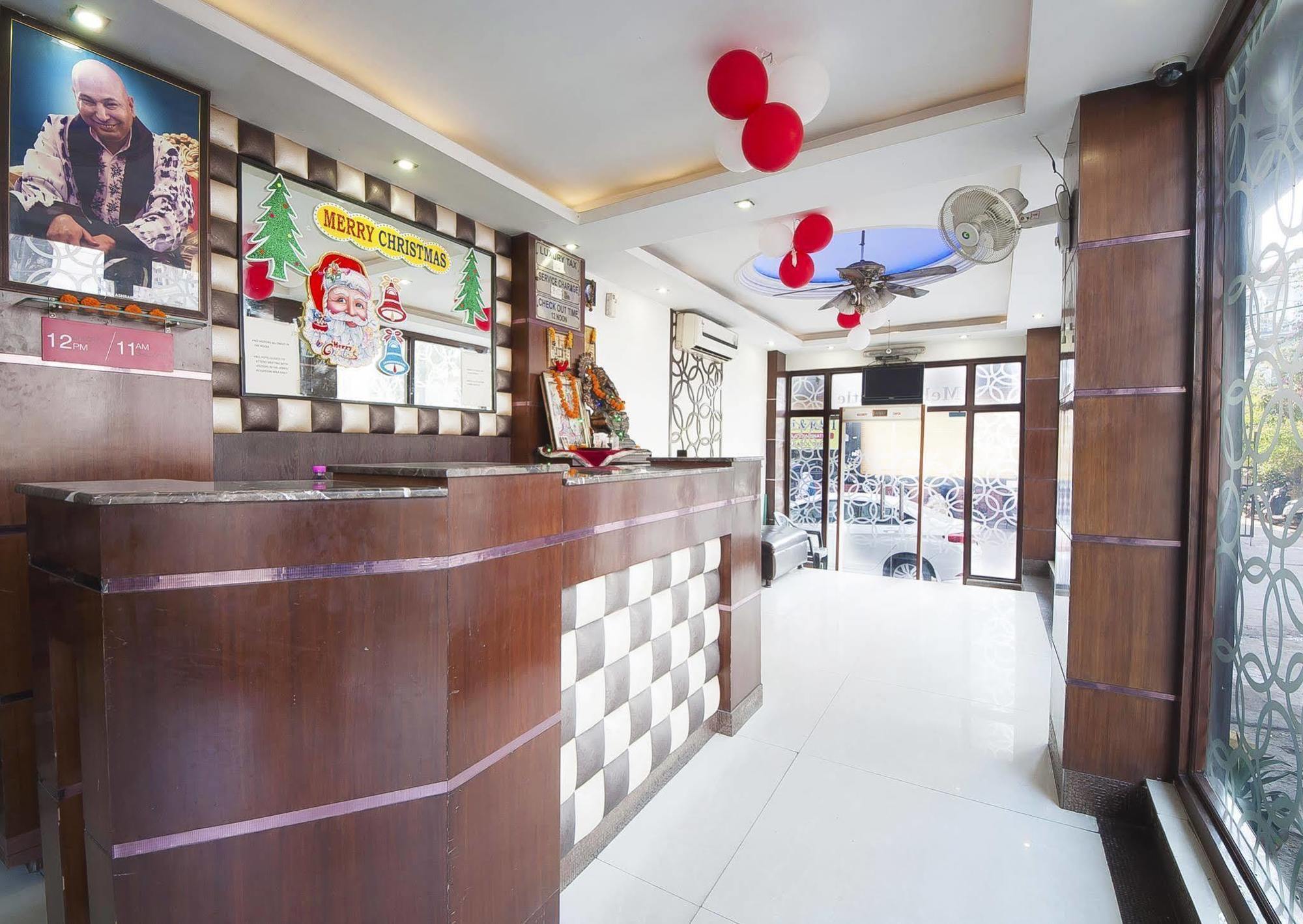 Treebo Mehar Castle Hotel Делхи Екстериор снимка