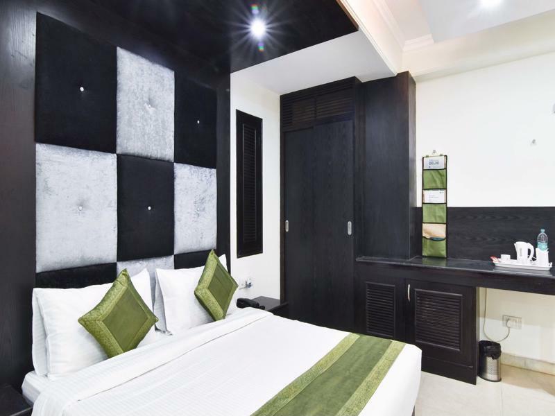 Treebo Mehar Castle Hotel Делхи Екстериор снимка